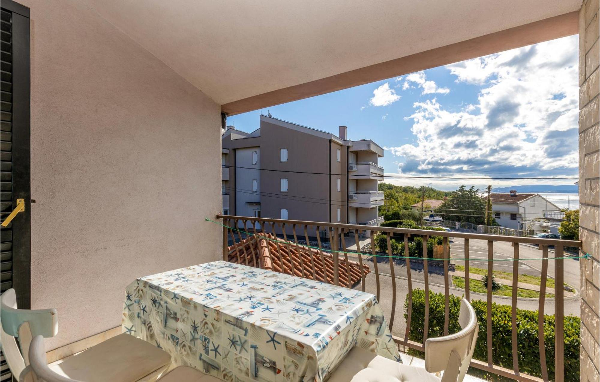 Nice Apartment In Jadranovo With Kitchen Екстериор снимка
