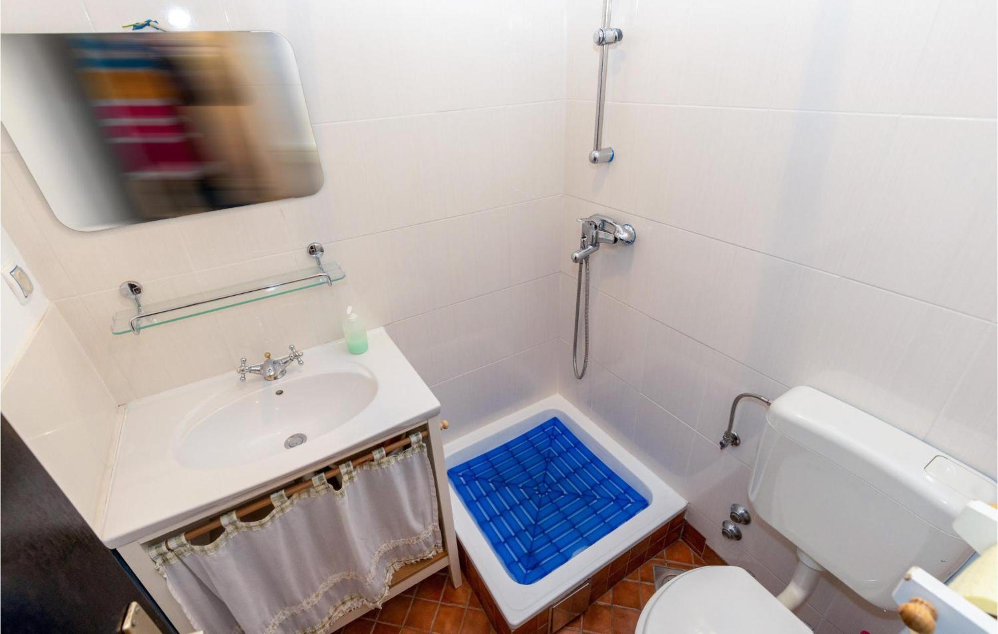 Nice Apartment In Jadranovo With Kitchen Екстериор снимка